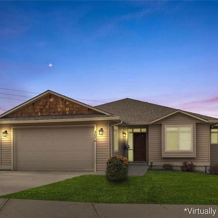 Peaceful And Spacious Lake View West Kelowna Eksteriør bilde
