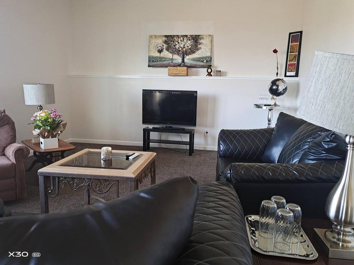 Peaceful And Spacious Lake View West Kelowna Eksteriør bilde
