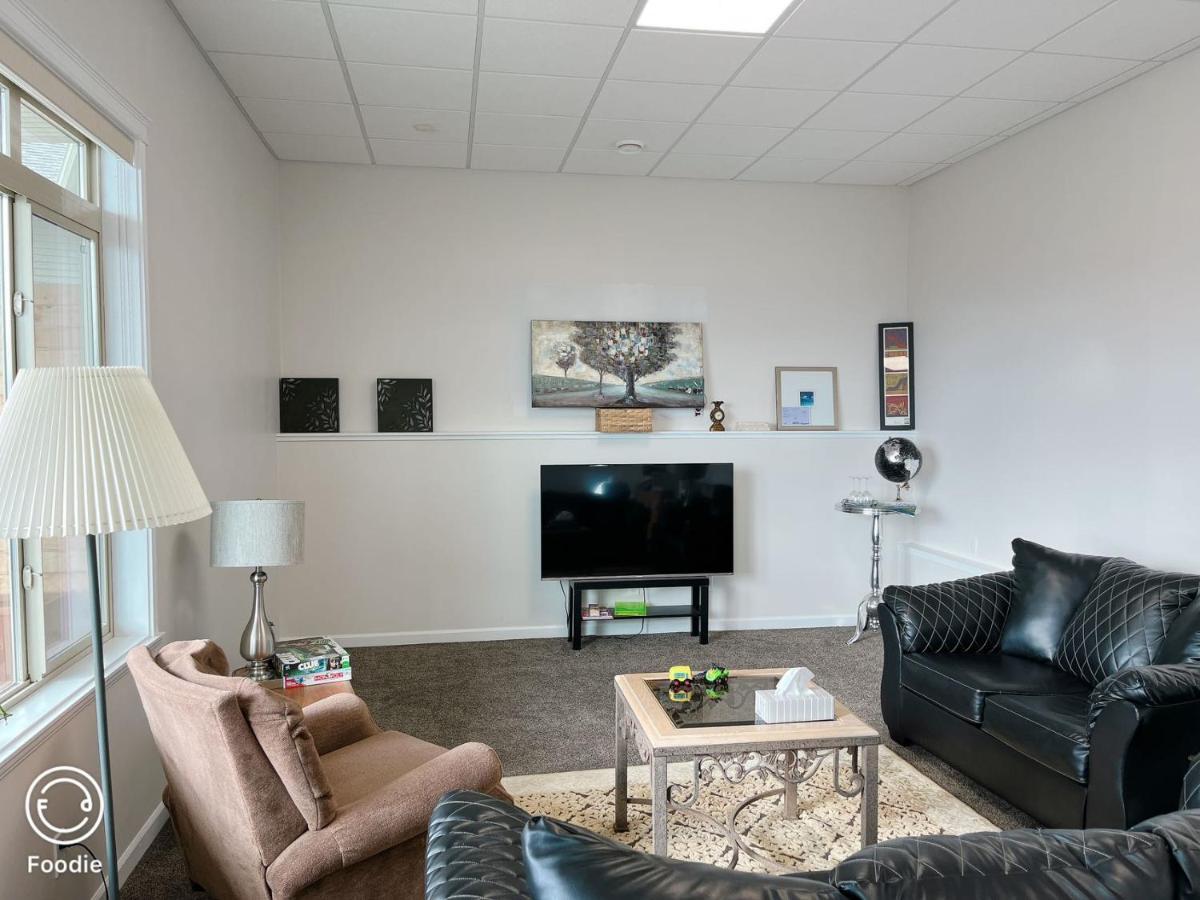 Peaceful And Spacious Lake View West Kelowna Eksteriør bilde